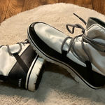 Sorel  Winter Boots Womens Size 10.5‎ Sea Salt Cozy Explorer Non Shell Lined Lace Photo 0