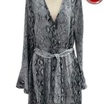 Boohooo Gray & Black Animal Print Bell Sleeve Dress Size 16 NWT | 44-35 Photo 1