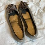 Clarks  Cushion Soft Leather Ballet Flats Shoes Women’s 7.5 Flower metallic Photo 6