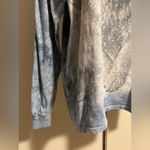 The Mountain EUC  Blue and White Snow Plow Wolf Graphic Long Sleeve Tee size XL Photo 3