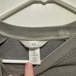 H&M sweater Photo 2