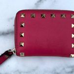 Valentino Garavani Valentino Rockstud hot pink mini leather zip wallet Photo 3