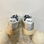 VEJA  V-10 Leather Trainers in Silver Allsole EU 39/US 8 Photo 4