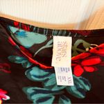 Stars Above Black and Red Graphic Sleeveless Camisole Photo 2