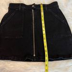 Madewell  Full Zip Front Black Denim Miniskirt Size 27 Skirt Utility Pockets Photo 10