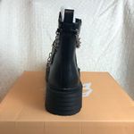public desire  black chain detail chunky boot Photo 3