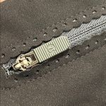 Lululemon  athletica Black and Gray Leggings laser cut on sides with pocket sz4‎ Photo 6