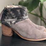 Toms Leila Aztec Print Gray Suede Heel Ankle Booties Sz 8 Photo 0