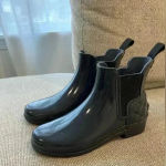 Hunter  • CHELSEA Refined Quilted Gloss Boots Slate Grey $185 size 5 Photo 0