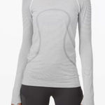 Lululemon  Swiftly Tech Long Sleeve in Tempo Stripe Black/White Photo 0