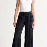 Abercrombie & Fitch Abercrombie Crinkle Textured Pull-on Wide Leg Pant Photo 0