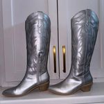 Gently used tall boots, maybe worn once. Silver Size 6.5 Photo 2