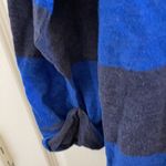 Hollister FINAL MARKDOWN Classic  Top (S) Photo 4