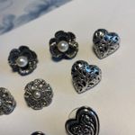 Lot Of 4 Women’s Costume Earrings Pierced Mix Silver Tone Flower Heart Etc Photo 2