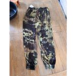 NWT Mijo by Michelle Jonas Silk Green Camo Joggers Size Small Photo 5
