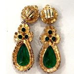 Vintage Hattie Carnegie Stamped Faux Emerald Green Tear Drop Clip On Earrings Photo 2