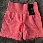 NVGTN Coral Camo Seamless Shorts Photo 0