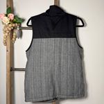 Iowa Hawkeyes Vest Women Black Gray Herringbone Quilted Logo Full Zip Size Large Photo 4