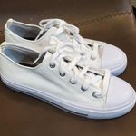 Faded Glory White sneakers size 7 new never worn Photo 2