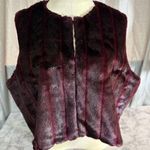 Source Unknown Faux fur vest woman’s 3X, burgundy Photo 0