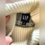 Gap  sweater ❄️NICE one❄️ Photo 2