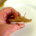 Vintage Mother of Pearl & Gold Tone Wire Flower Pin White Photo 4