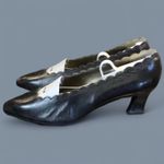 Valerie Stevens Vintage leather scallop edge heels Black Women’s Size 8 Photo 1
