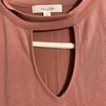 Active USA Cute V Neck Women’s Short Sleeve Top Photo 2