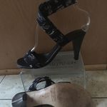 Donald Pliner Couture Sandal Shoe Crepe Elastic Ankle Wrap B&W $240 Leather Black Size 8 Photo 5