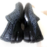 B.O.C. Born Concepts Clogs Peggy Embossed Black/Navy Leather Comfort Shoe 6.5/37 Black Photo 4
