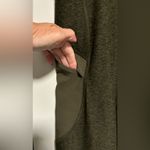 Old Navy Go Dry Leggings with Snap Utility Pocket at Waist Photo 5