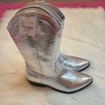 Arizona Jeans  Co Maybrook Silver Cowgirl Boots Photo 2