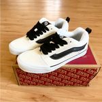 Vans  Kanu-Skool 'Suede White Black'
Women 12.0 US Mens 10.5 US Photo 6