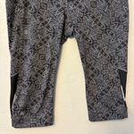 Athleta Cairo bare to run gray and black cropped leggings capris size XL Photo 3