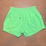Lululemon Spring Break Shorts in Pistachio, Size 4 Photo 4