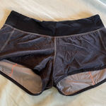 Lululemon  Speed Short Size 6 Heathered  Black Very Light Flare 2.5” Inseam Photo 0