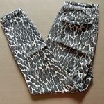 Hippie Laundry Black & Grey Leopard Print Capris, size 28 Photo 0