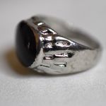 Source Unknown NWOT Prestigious Black Oval Smooth Stone Etched Silver Tone Size 9 Gothic Ring Photo 2
