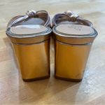 Badgley Mischka Jewel Open Toe Cheryl Backless Double Knotted Block Heels Gold Size 8.5 Photo 5