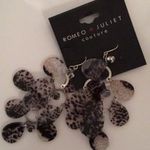 Romeo + Juliet Couture Romeo & Juliet Gray/Black resin Earrings w Crystal Photo 0