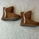UGG $200  W Classic‎ Short Fluff High-Low Size 7 Photo 5
