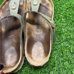 Birkenstock Gizeh Patent Khaki Sandals Photo 5