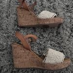 American Eagle NWT  Outfitters Tan and Cream Wedges Photo 2