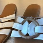 Universal Threads Universal thread with tags slip on sandals. White with beautiful tan size 6 1/2. Photo 4
