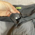 Lululemon Leggings Capri Pants 8 Black Foil Sides‎ Yoga Running Dance Textured Photo 3