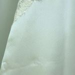 Vintage Kimono Sleeve White Satin Embroidered & Lace Detail Robe Size L Photo 4