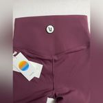 Vuori NWT  Chilled Out Performance Legging in a Cerise Color Size S Photo 10