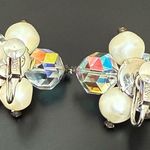 Vintage LAGUNA AB Crystals Aurora Borealis Faux Pearl Cluster Beads Earrings 14g White Photo 7