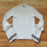 Few Moda White Bell Sleeve Ribbed Sweater Size Small Photo 0