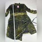 Pretty Little Thing  Black and Gold Patterned Long Sleeve Dress Photo 4